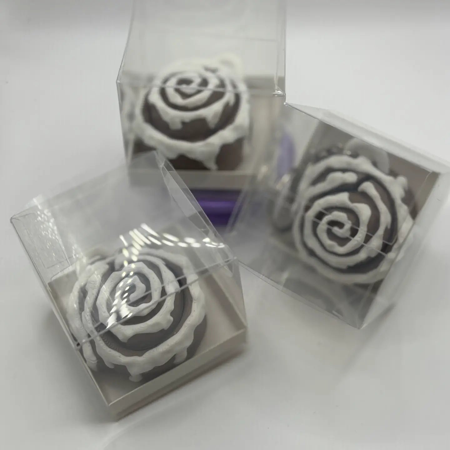 Cinnamon Roll Fidget Clicker in Gift Box